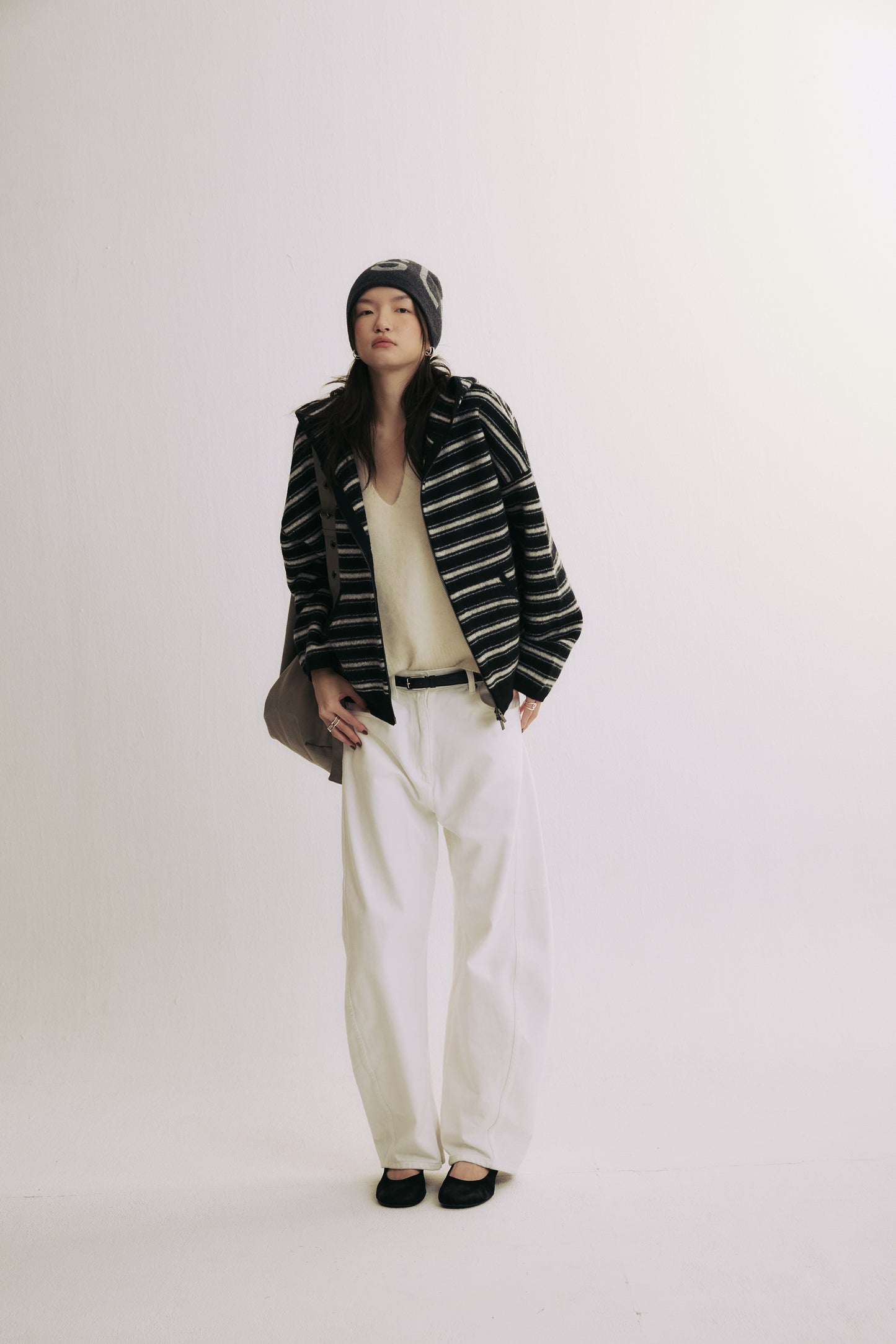 藝術生羊毛連帽毛衣