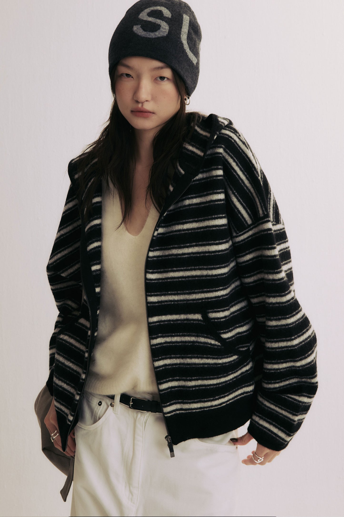 藝術生羊毛連帽毛衣