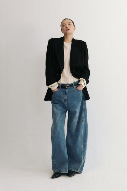 Structured horseshoe jeans in vintage blue denim