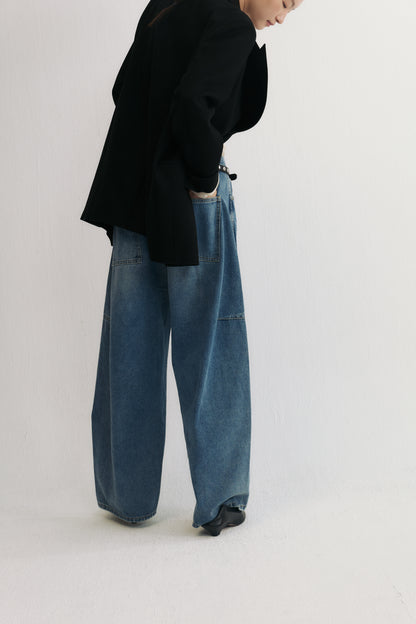 Back view of Structured horseshoe jeans in vintage blue denim