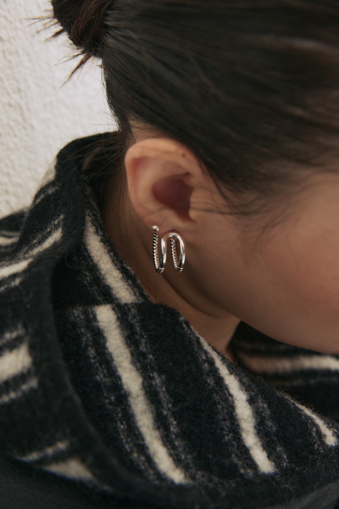 LINE Micro-Bead Edge Hoop Earrings