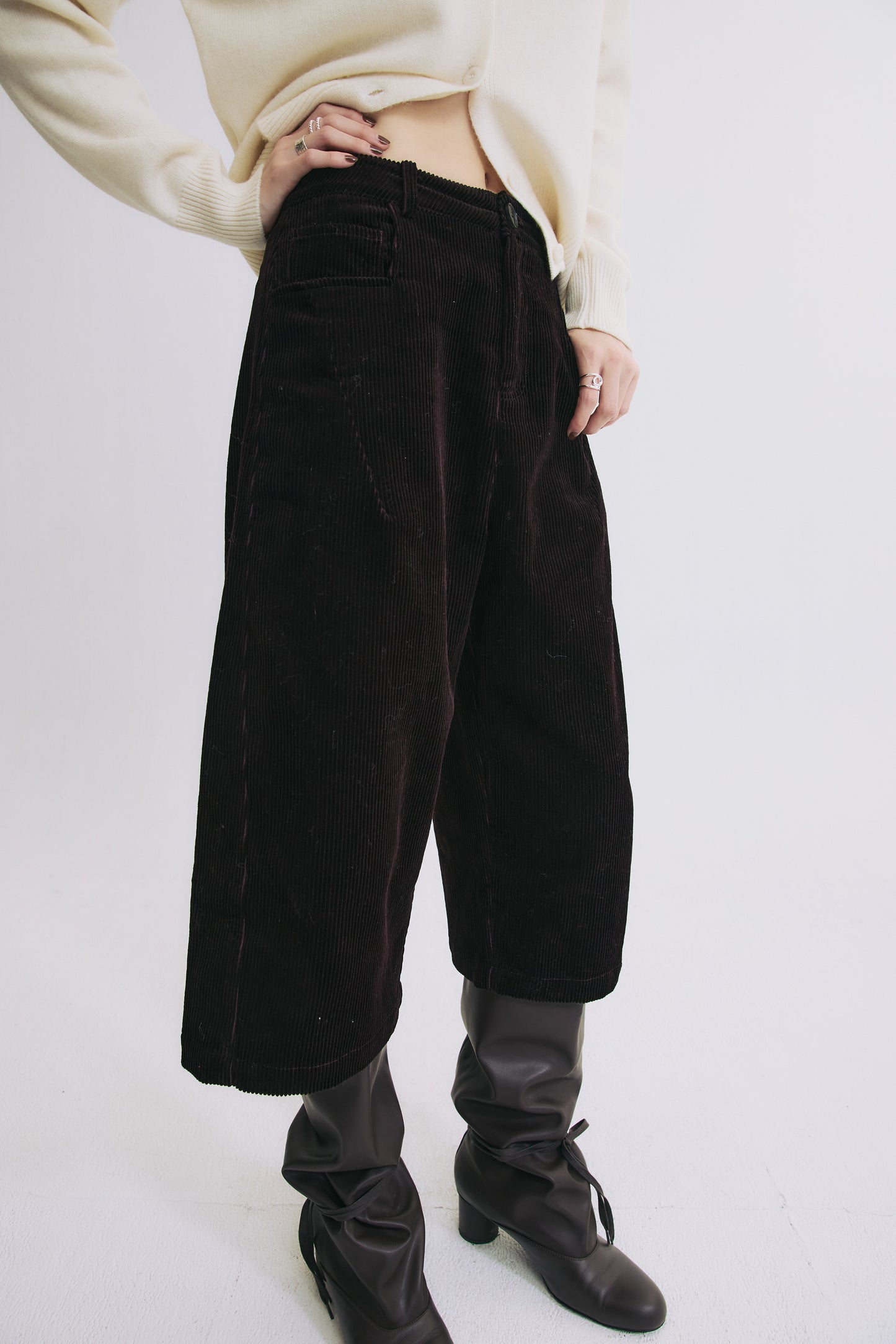 Nara Corduroy Cropped Pants
