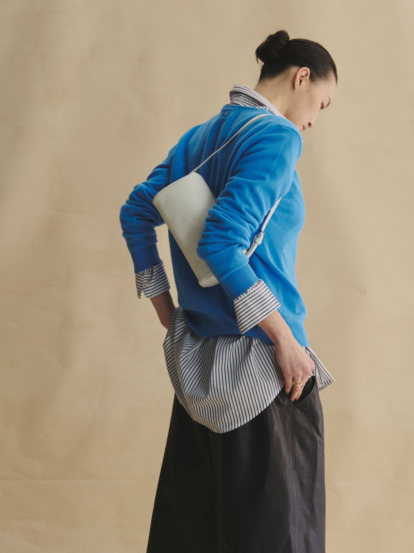 「曠野調色盤」美利奴羊毛 V 領針織衫