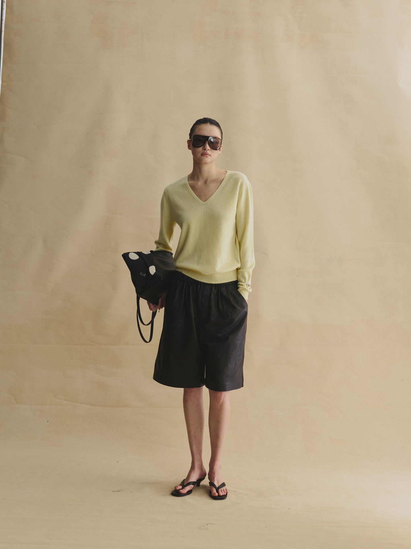 「曠野調色盤」美利奴羊毛 V 領針織衫