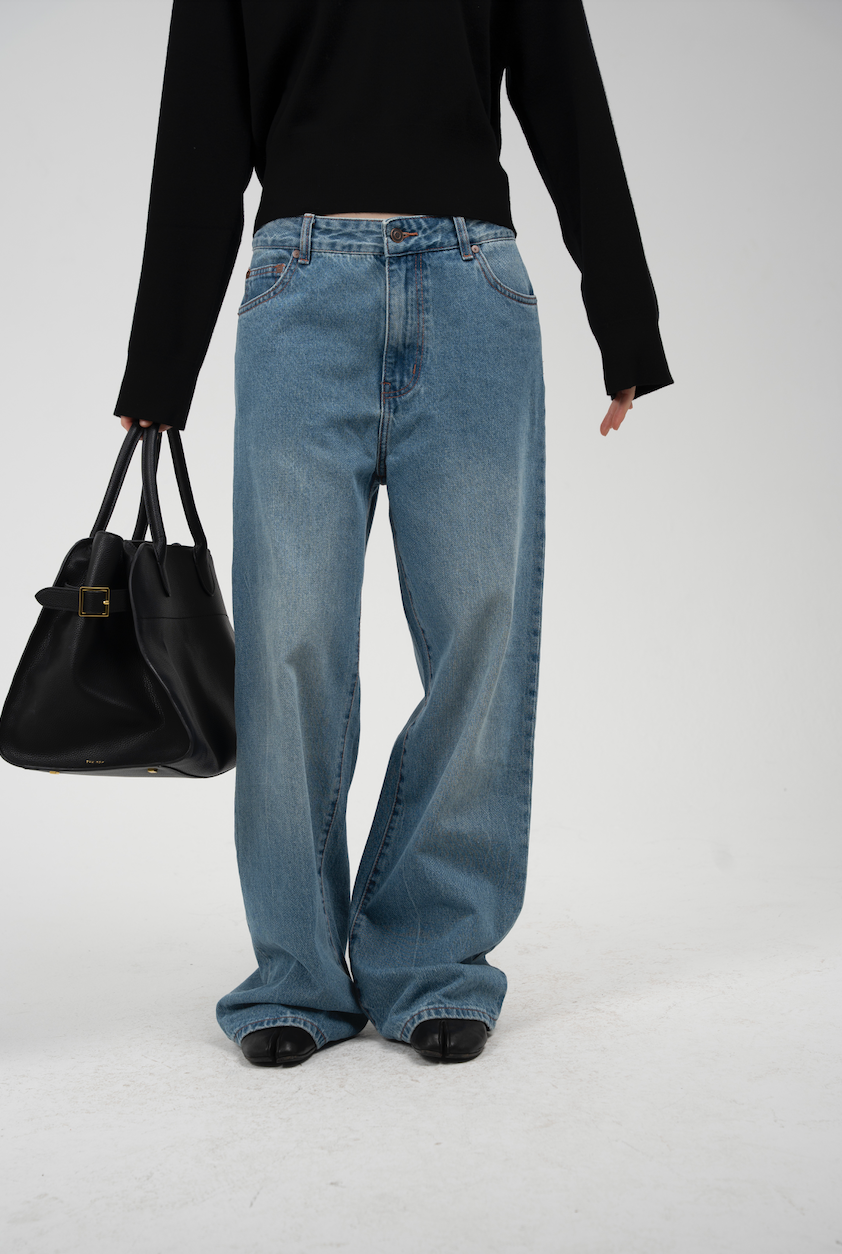 Baggy Wide-Leg Jeans