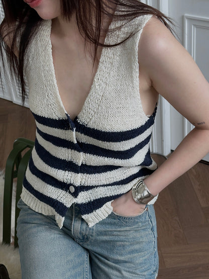 Sweater Vest in Stripe