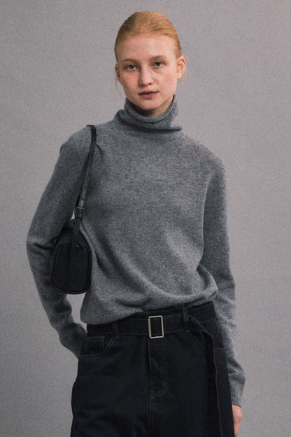 The Essential Seamless Merino Turtleneck